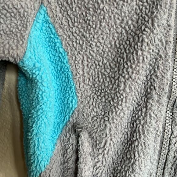 Girls The North Face Fleece Teddy Jacket - Picture 6 of 9